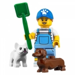 Minifig col350 : La promeneuse de chien